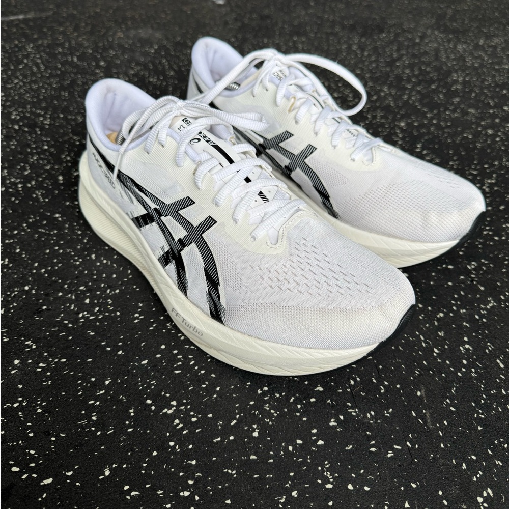 ASICS Magic Speed 4 - Size 12 Wide